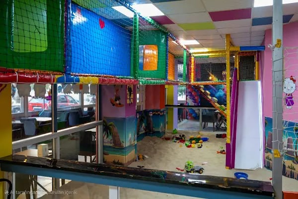 Şımarık Park Cafe : Buca Çocuk Oyun Alanı - Resim 14