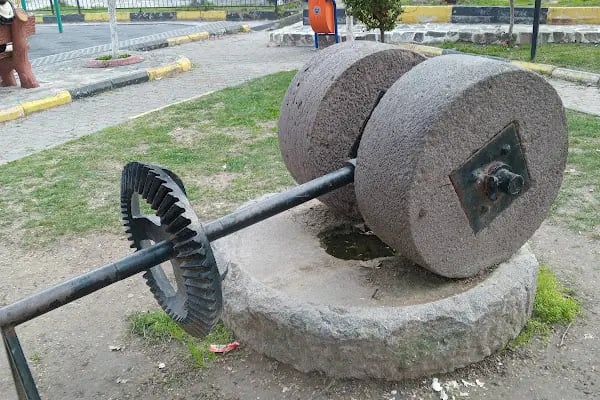 Turgutalp Havuzlu Park - Resim 11