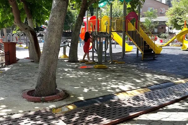 Turgutalp Havuzlu Park - Resim 5
