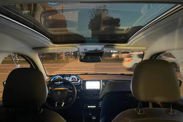 United Rent a Car - Resim 12