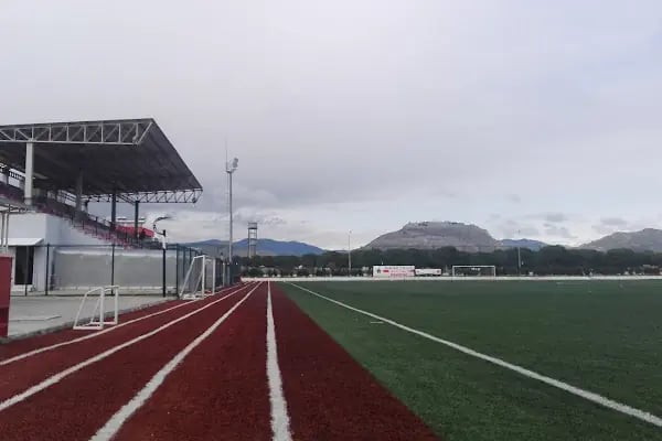Bergama Futbol Akademi Tesisleri - Resim 9