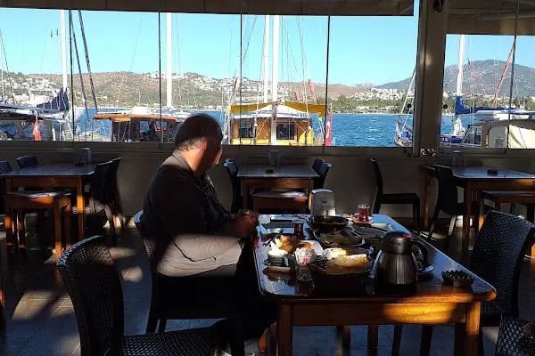 Bitez Cafe Restaurant - Resim 1