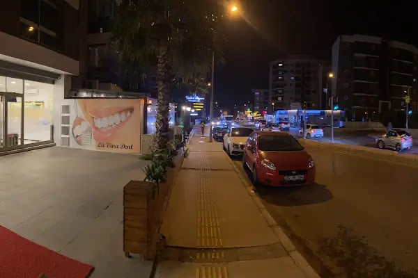 Laviva Ağız ve Diş Sağlığı Polikliniği - Resim 5