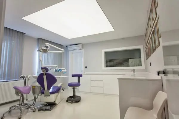 Dentplus - Uzm.Dr.Dt. Deniz Noyun Periodontoloji İmplantoloji Bursa Dişeti Hastalıkları Uzmanı - Resim 4