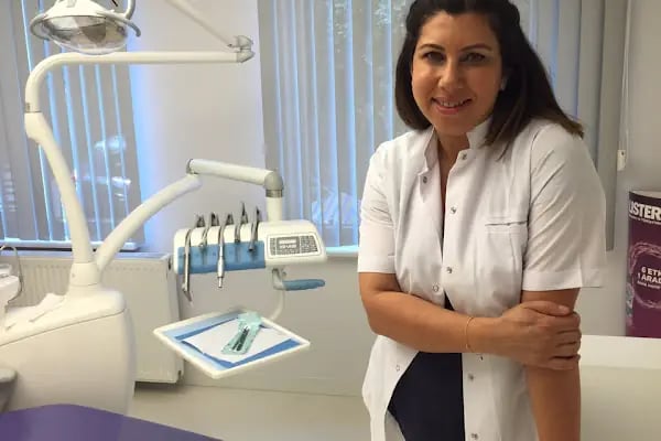 Dentplus - Uzm.Dr.Dt. Deniz Noyun Periodontoloji İmplantoloji Bursa Dişeti Hastalıkları Uzmanı - Resim 2