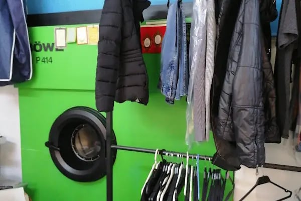 Expres Kuru Temizleme ve Halı yıkama hizmetimiz ayrı dükkandadır ücretsiz servis - Resim 4