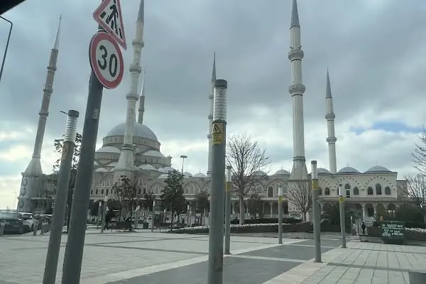 Taşoluk Yeşil Camii yanı Seyir Tepesi - Resim 8