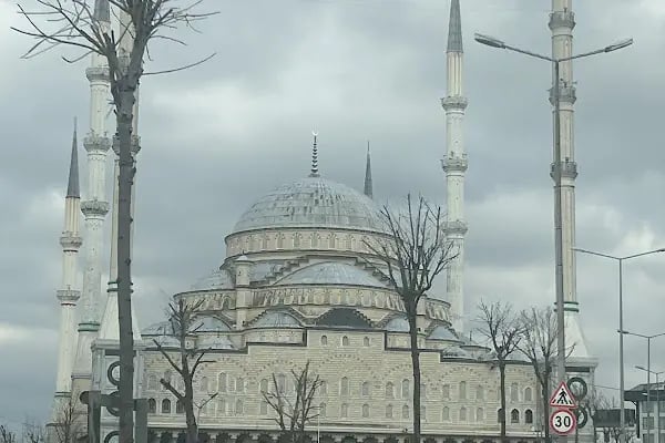 Taşoluk Yeşil Camii yanı Seyir Tepesi - Resim 4