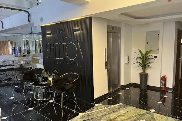Shelton Airport Otel - Resim 15