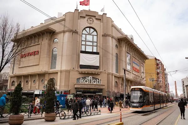 Kanatlı Alışveriş Merkezi - Resim 2