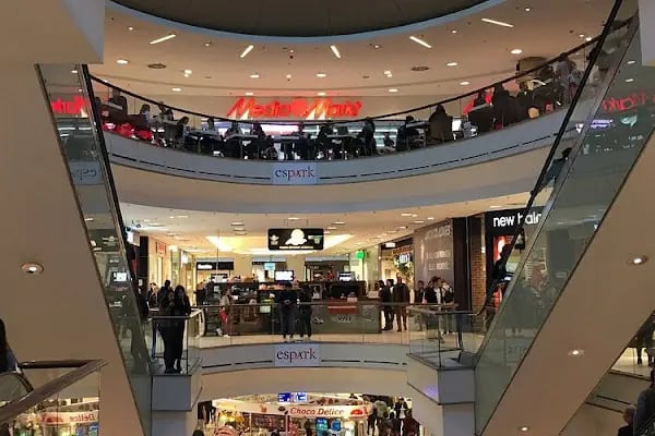 Kanatlı Alışveriş Merkezi - Resim 4