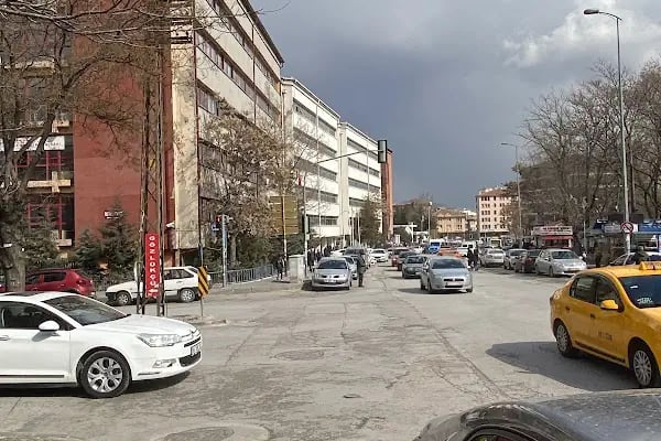 Ulucanlar Göz Eğitim ve Araştırma Hastanesi - Resim 15