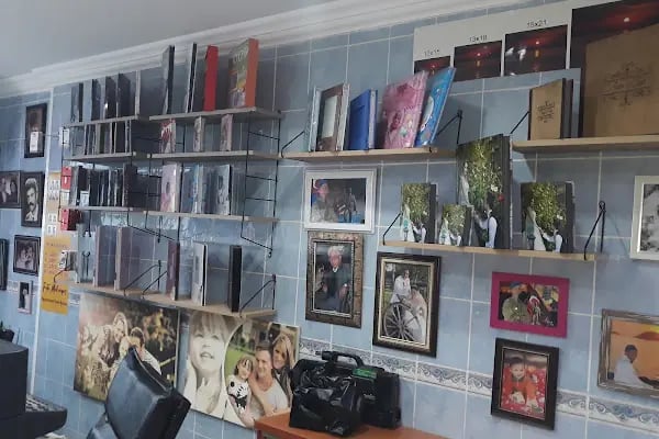 DIY and Green / Art &amp; Coffee Shop - Resim 10