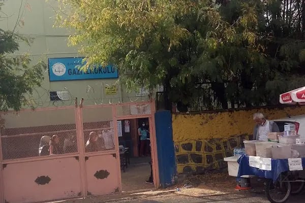 Gazi İlkokulu - Resim 3