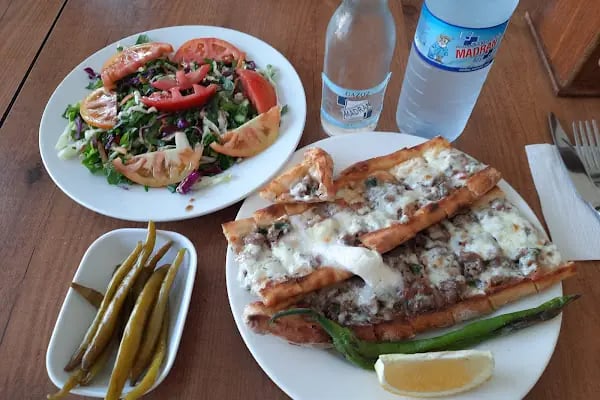 Reis'in Yeri Aile Balık Restoran - Resim 4
