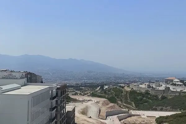İzmir Tınaztepe Üniversitesi - Resim 9