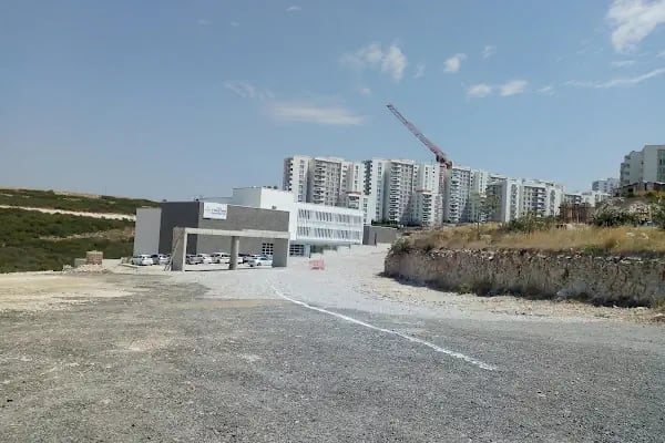 İzmir Tınaztepe Üniversitesi - Resim 3