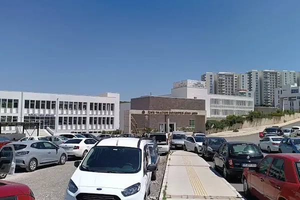 İzmir Tınaztepe Üniversitesi - Resim 18