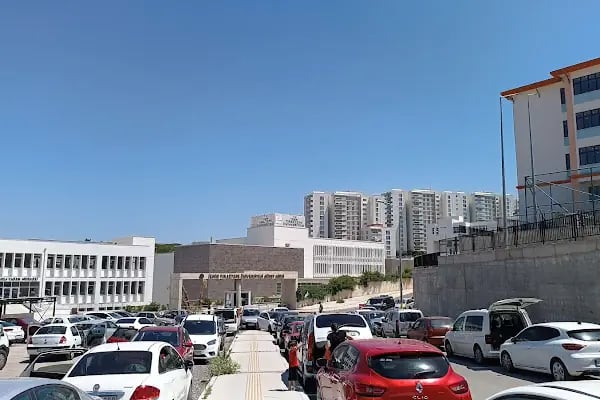 İzmir Tınaztepe Üniversitesi - Resim 15