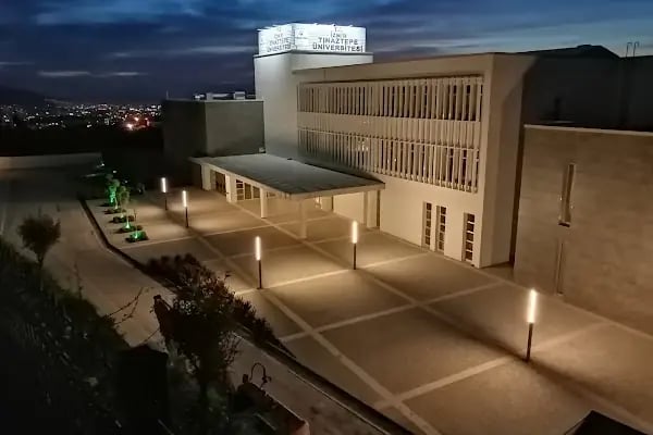 İzmir Tınaztepe Üniversitesi - Resim 2