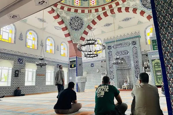 Cumhuriyet Camii - Resim 11
