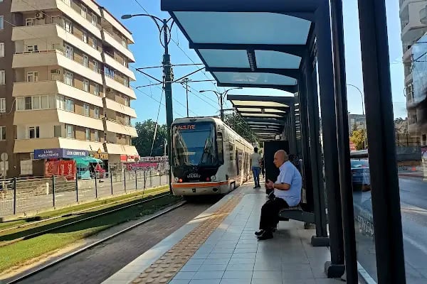25 Aralık Devlet Hastanesi Tramvay Durağı - Resim 2