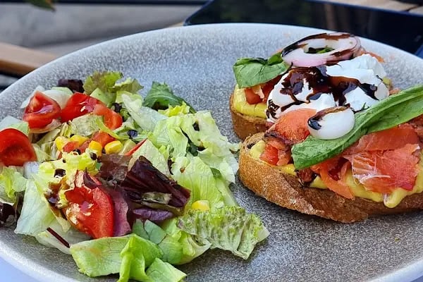 Bergamot Cafe - Resim 11