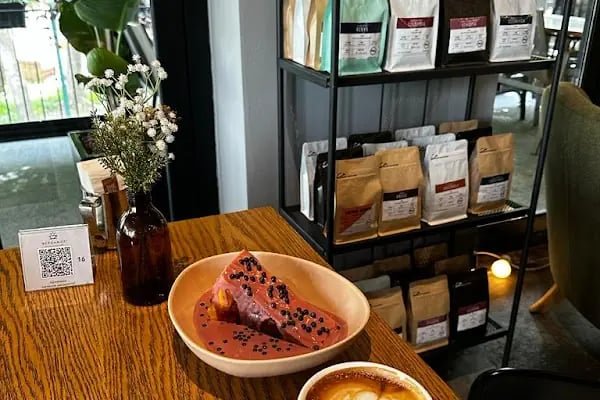 Bergamot Cafe - Resim 13