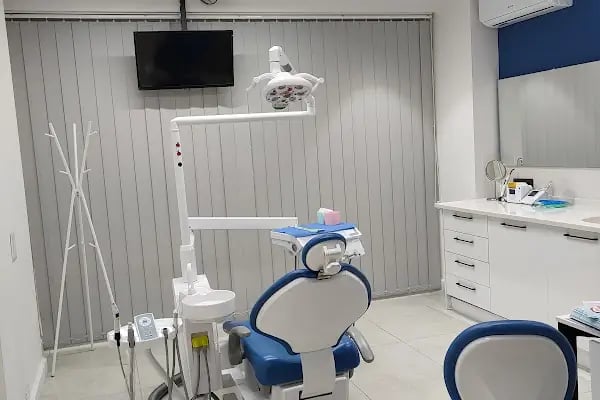 Dentaura ağız ve diş sağlığı polikliniği - Resim 19