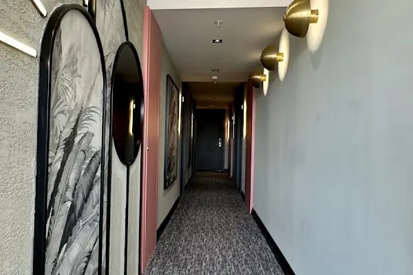 Just Inn City Hotel - Resim 6