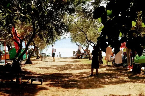 Küçübük İpek Kamp ve Piknik Alanı - Resim 2