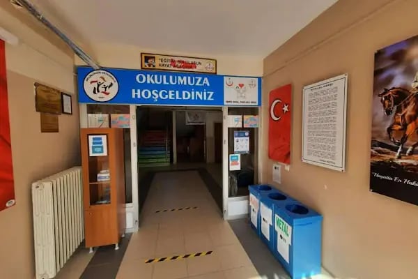 DELİKLİKAYA ORTA OKULU - Resim 2