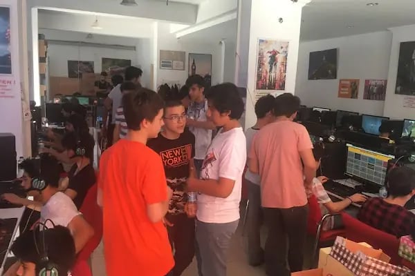 Genclik Cafe internet - Resim 18