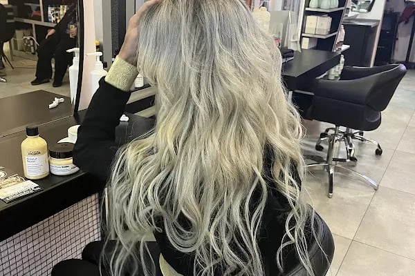 Gölgen Hair Beauty Saloon - Resim 10