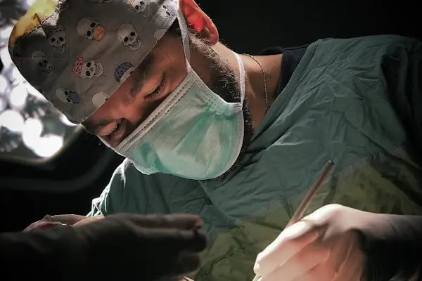 Op.Dr. Başar Kaya | Plastik Cerrah | Burun Estetiği | Meme Estetiği | Liposuction | Lipödem I Yüz Germe I Botoks - Resim 10