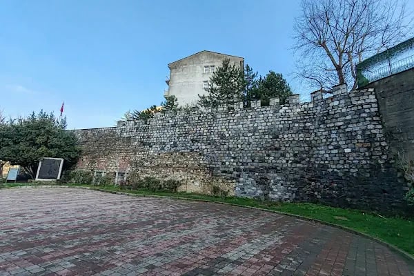Balabanbey Kalesi - Resim 17