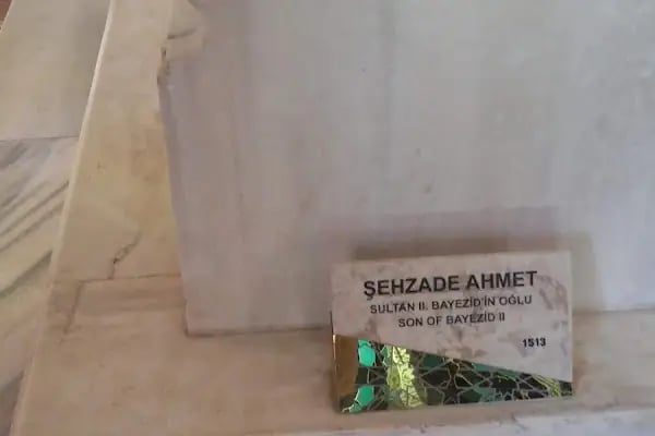 Şehzade Ahmet Türbesi - Resim 10