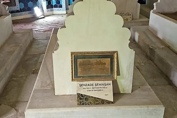 Şehzade Ahmet Türbesi - Resim 4
