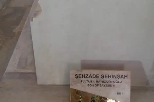 Şehzade Ahmet Türbesi - Resim 13