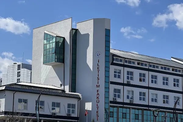 Trabzon Üniversitesi İletişim Fakültesi - Resim 2