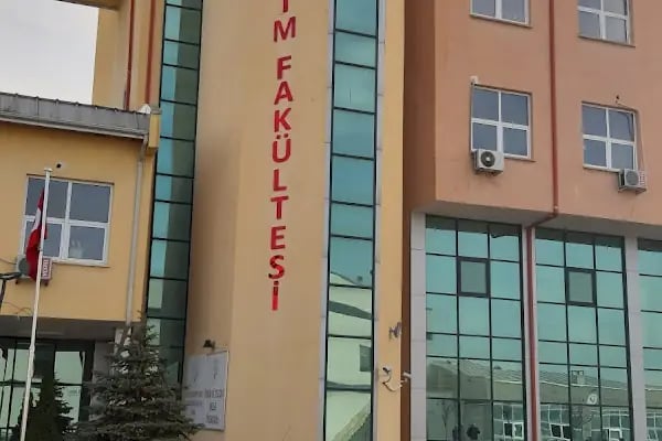 Trabzon Üniversitesi İletişim Fakültesi - Resim 6