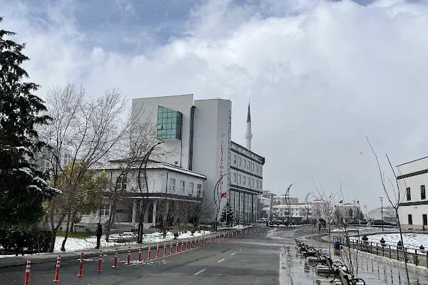 Trabzon Üniversitesi İletişim Fakültesi - Resim 5