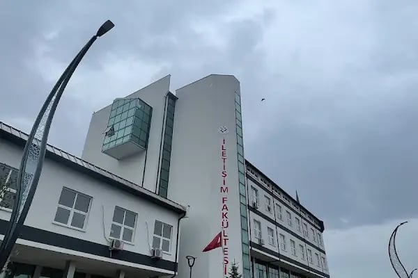 Trabzon Üniversitesi İletişim Fakültesi - Resim 16