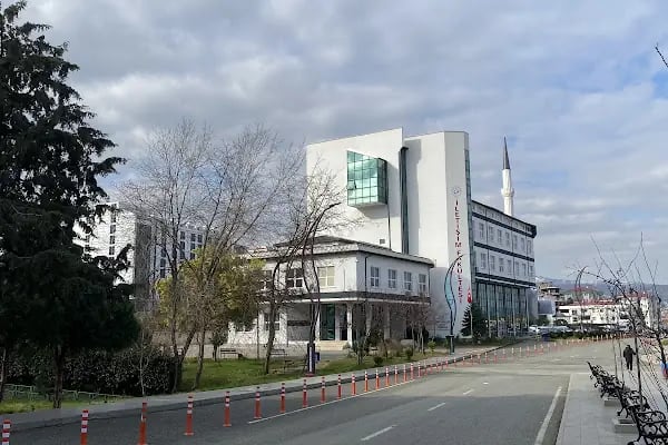 Trabzon Üniversitesi İletişim Fakültesi - Resim 12