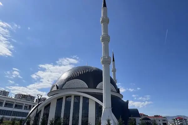 Trabzon Üniversitesi İletişim Fakültesi - Resim 4