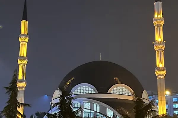 Trabzon Üniversitesi İletişim Fakültesi - Resim 3