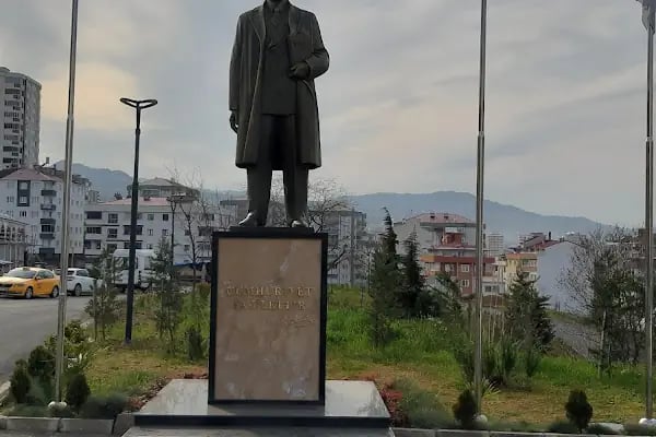 Trabzon Üniversitesi İletişim Fakültesi - Resim 8