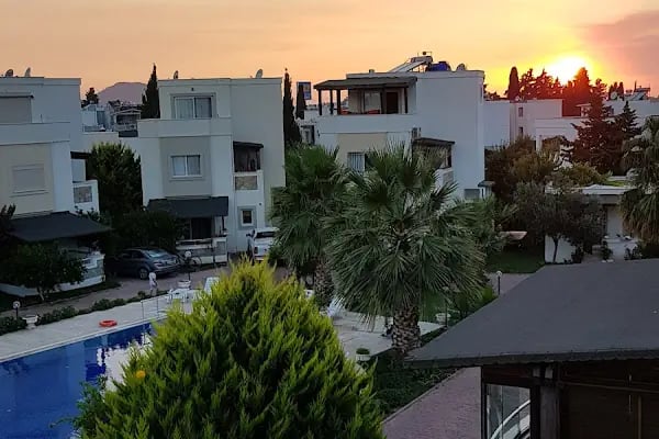 Karabey Sitesi Havuzbaşı - Resim 1