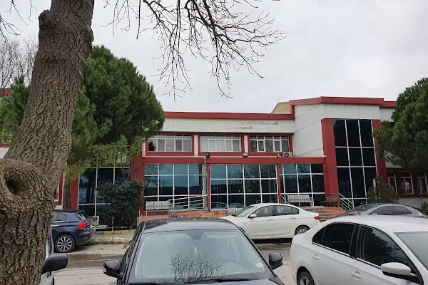 İstanbul Üniversitesi-Cerrahpaşa, Veteriner Fakültesi, Araştırma ve Uygulama Hayvan Hastanesi - Resim 2