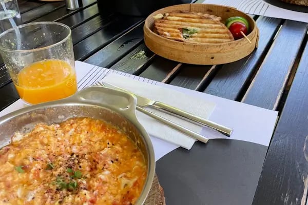 Bahçede Sinek Kafe - Resim 17